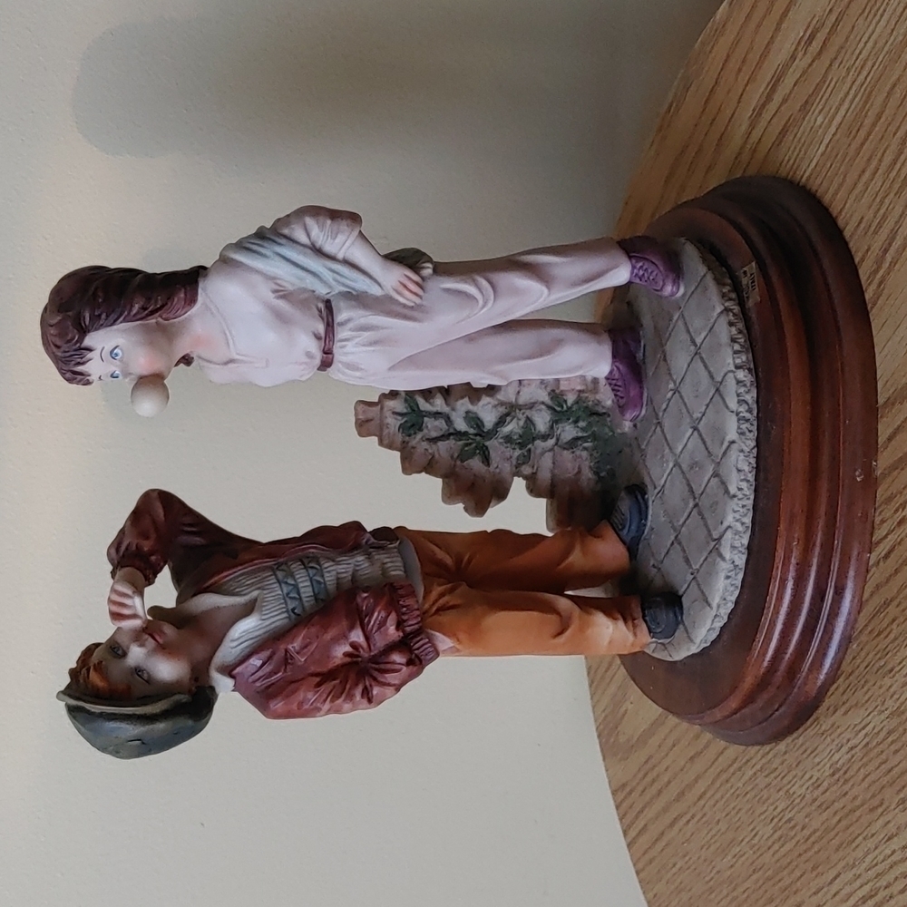 Rare‎ vintage Capodimonte Style L'Arte Nel Mondo Figurine Italy